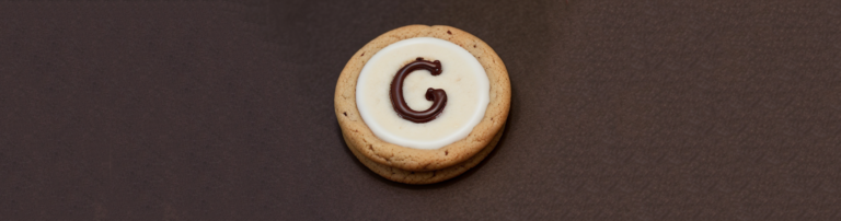 single_cookie_with_the_letter_G_written_ontop_3488607373 (1)